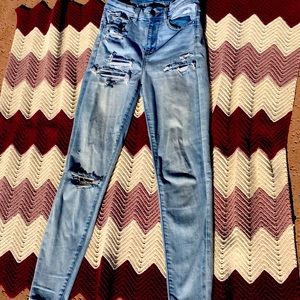 Denim white washed jeans.